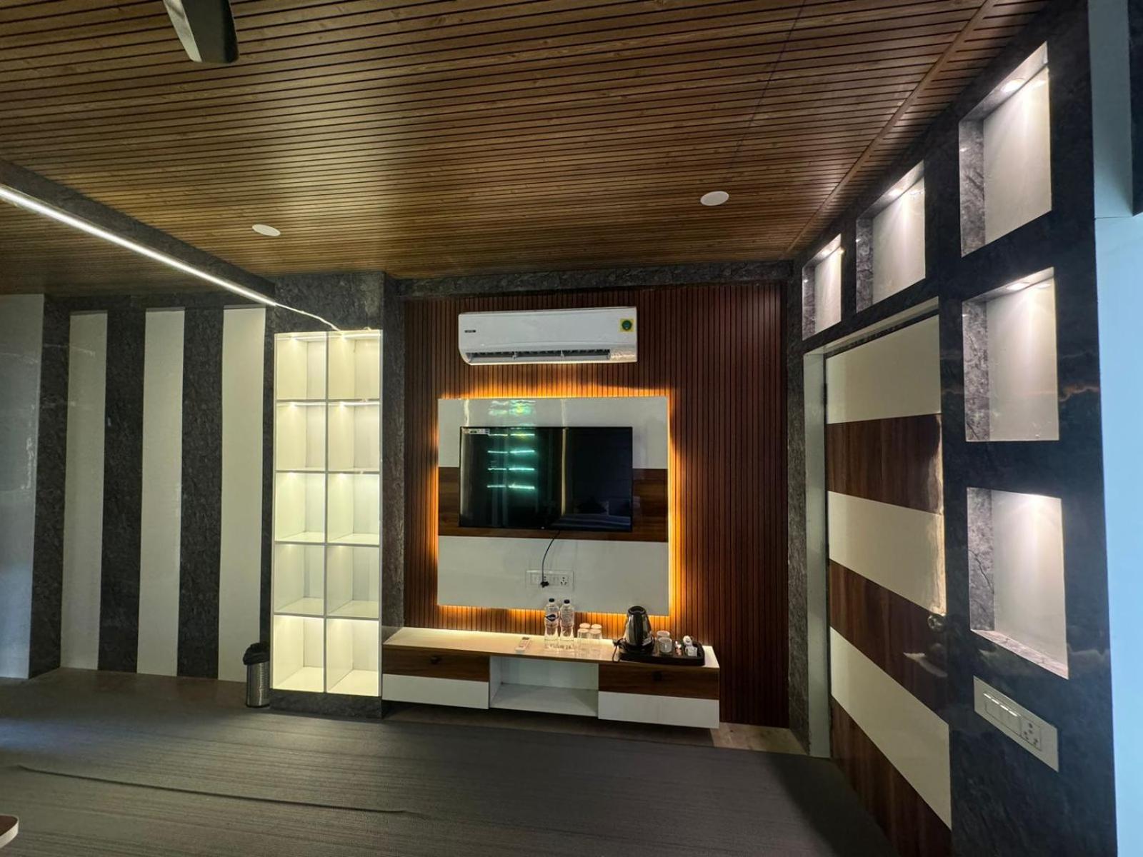 Hotel Dev Ganga リシケーシュ エクステリア 写真