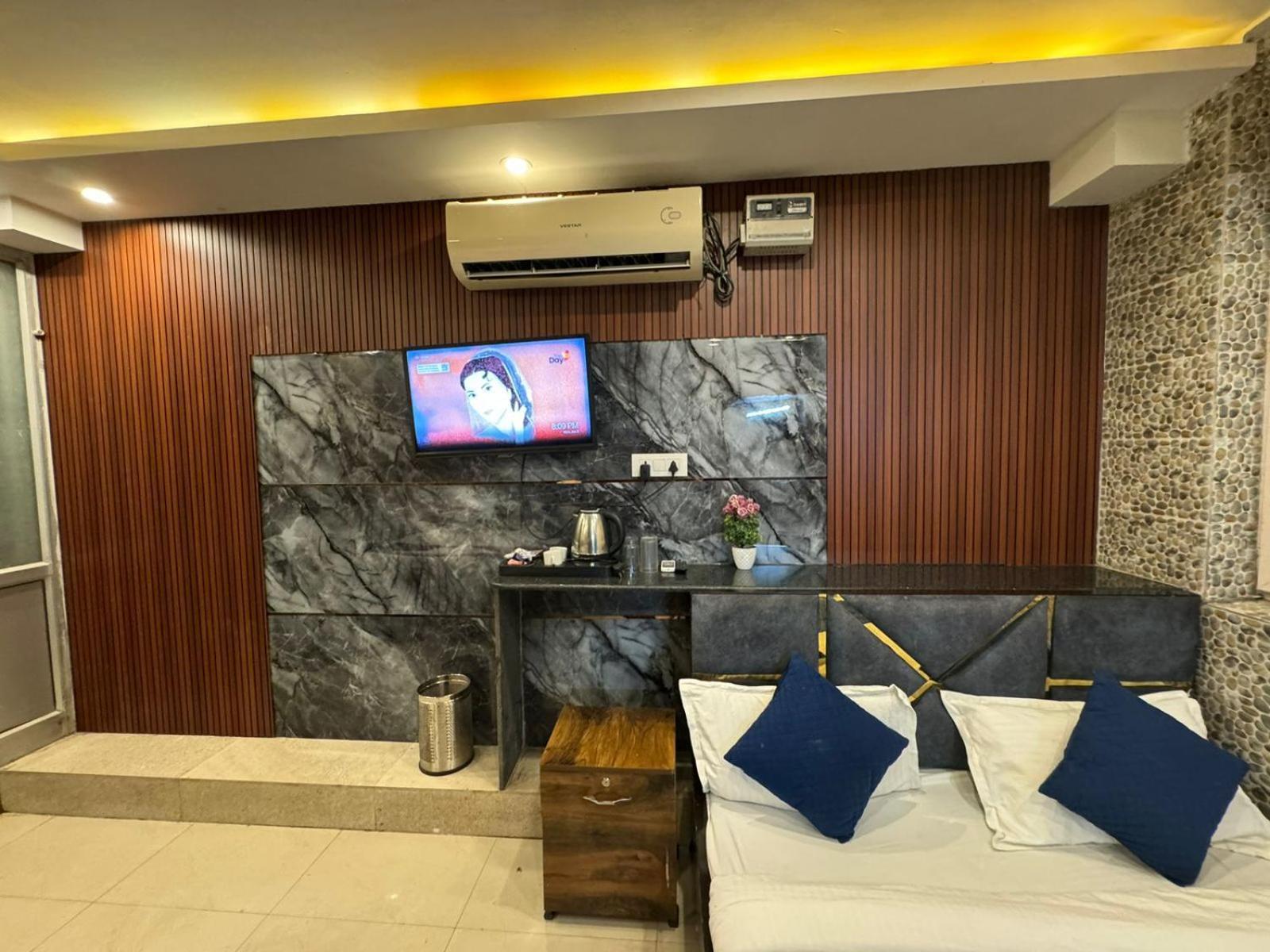 Hotel Dev Ganga リシケーシュ エクステリア 写真