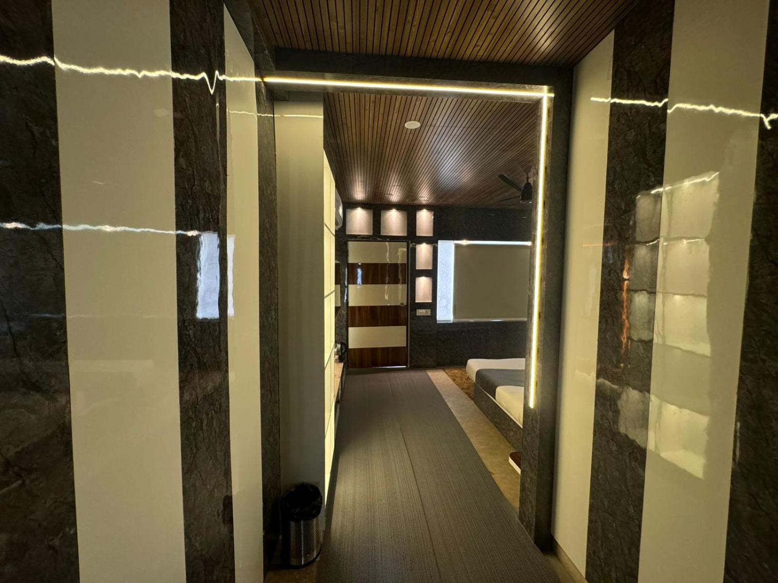 Hotel Dev Ganga リシケーシュ エクステリア 写真