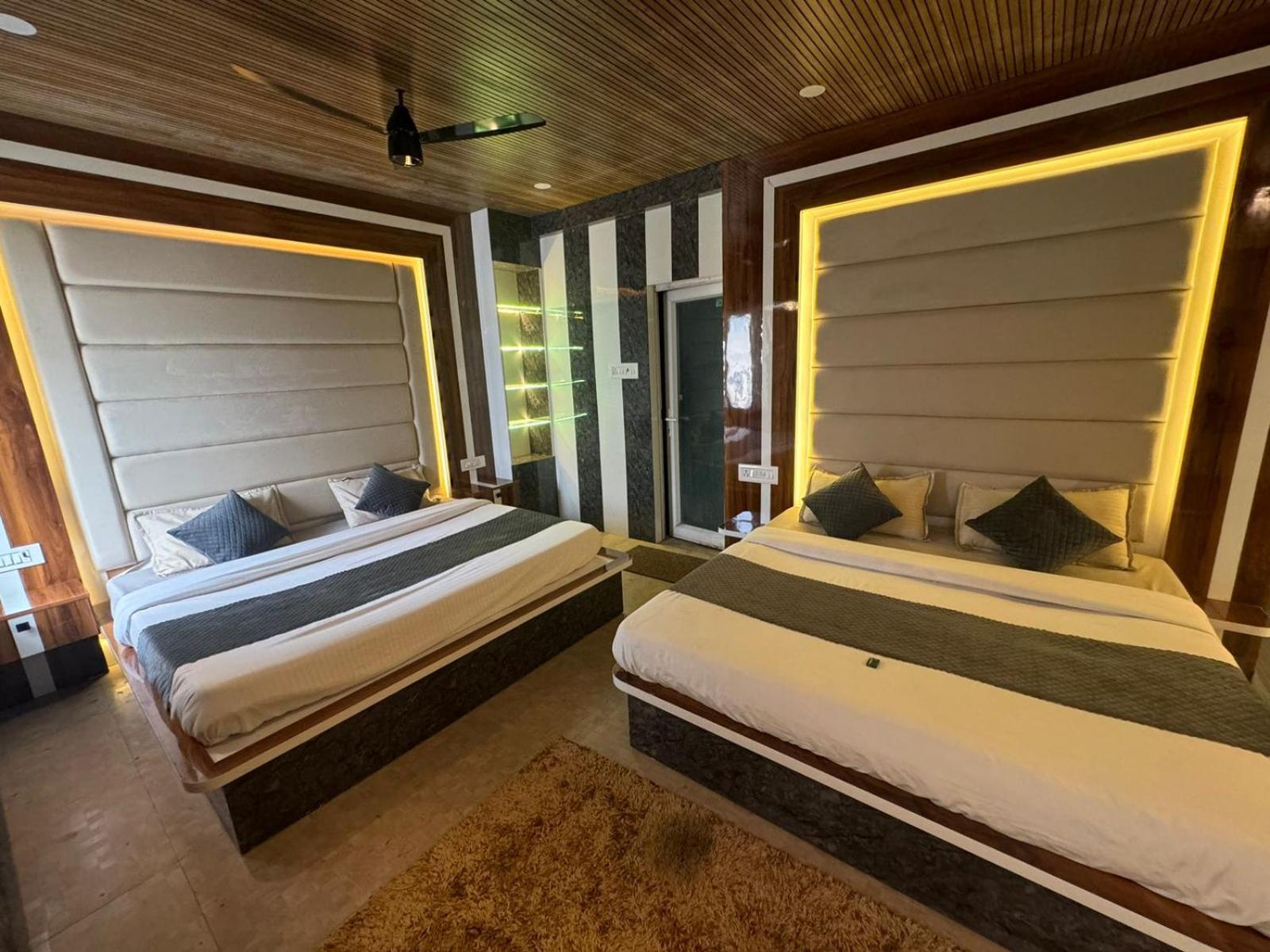 Hotel Dev Ganga リシケーシュ エクステリア 写真