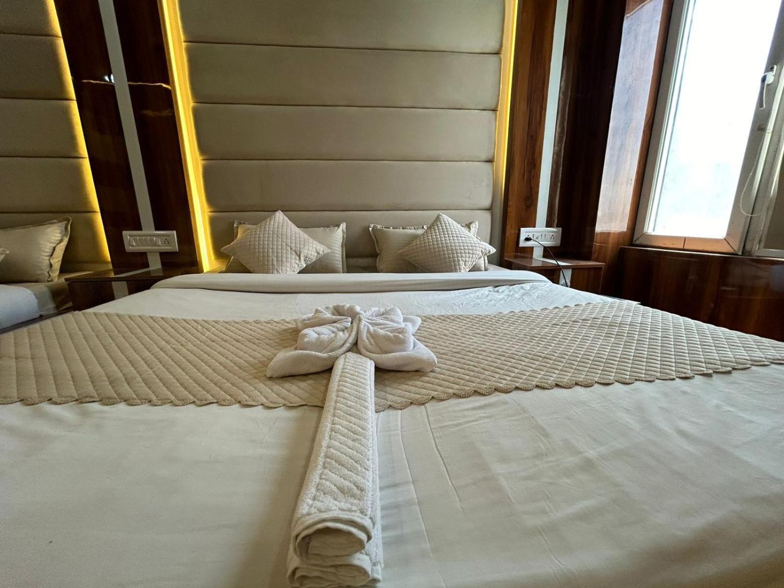 Hotel Dev Ganga リシケーシュ エクステリア 写真