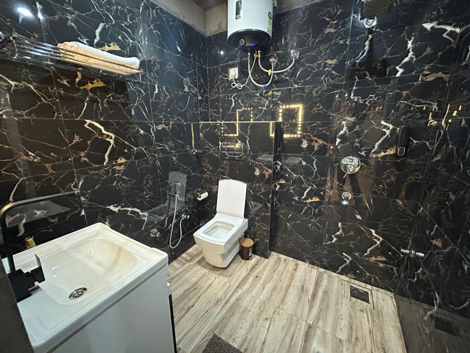 Hotel Dev Ganga リシケーシュ エクステリア 写真